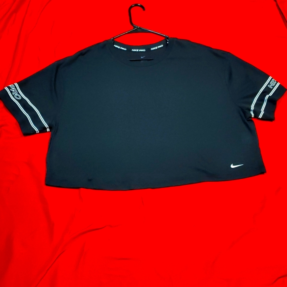 Gently used nike pro crop top 1x.MUST BE INCLUDED IN BUNDLE TO PURCHASE.